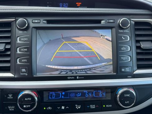 Used 2015 Toyota Highlander Limited Platinum image 30