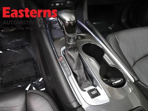 Used 2022 Chevrolet Malibu LT w/ Leather Package FWD image 13