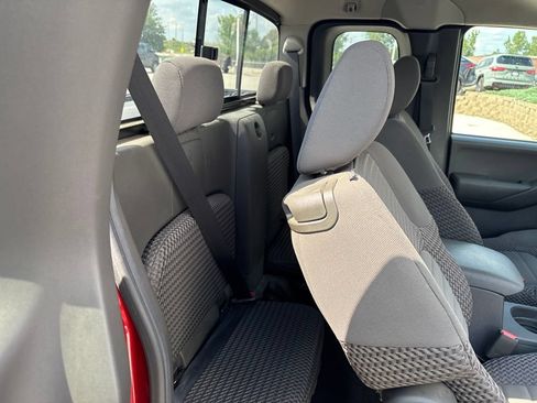 Used 2012 Nissan Frontier SV AWD/4WD image 6