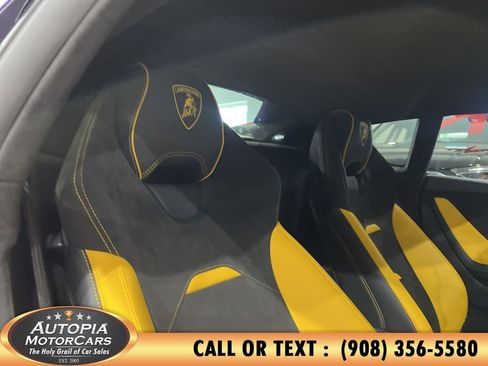 Used 2024 Lamborghini Huracan Tecnica image 19