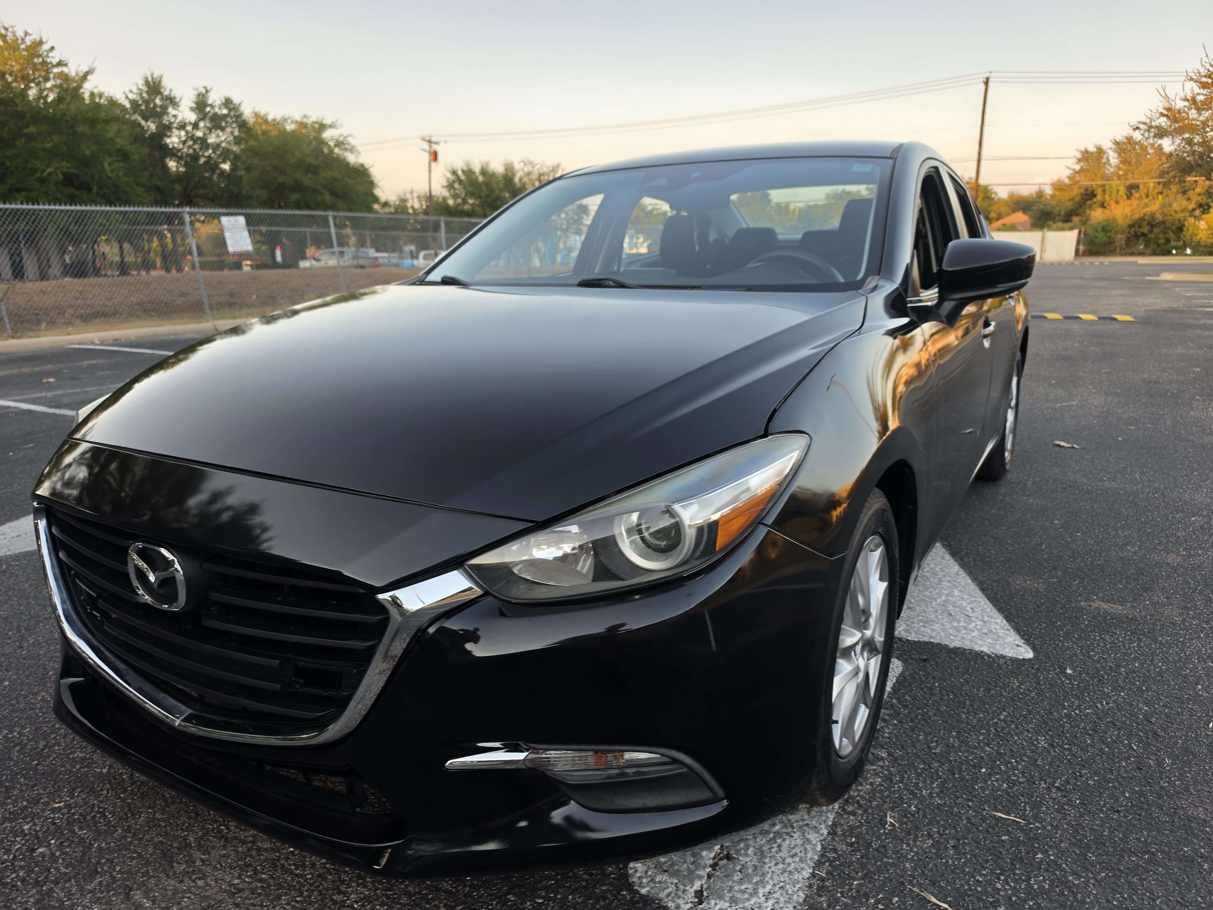 Used 2018 MAZDA MAZDA3 Sport w/ Preferred Equipment Package FWD image 3