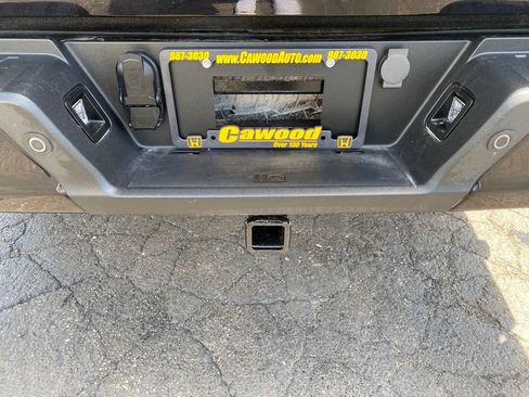 Used 2023 Ford F150 Lariat AWD/4WD image 4