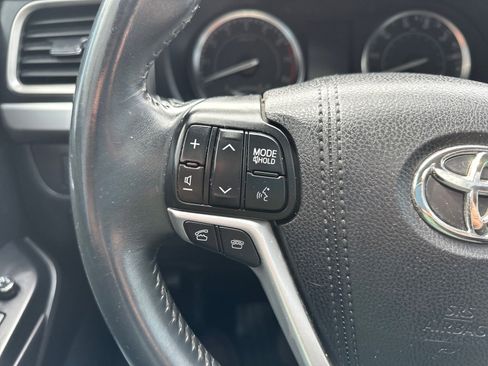 Used 2016 Toyota Highlander XLE image 26