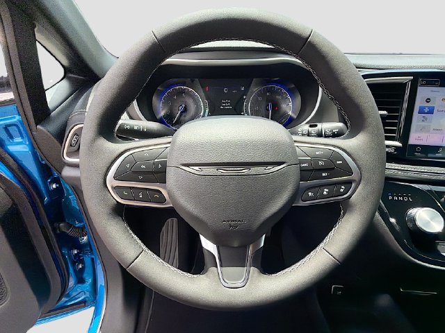 New 2027 Chrysler Pacifica Select FWD image 11