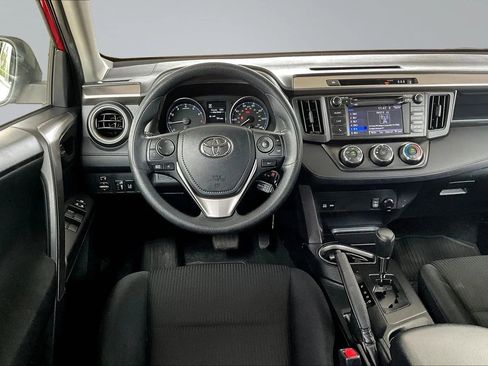 Used 2017 Toyota RAV4 LE image 8