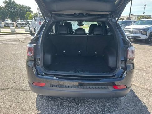 Used 2024 Jeep Compass Latitude AWD/4WD image 28