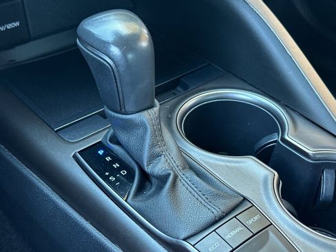 Used 2023 Toyota Camry SE image 19