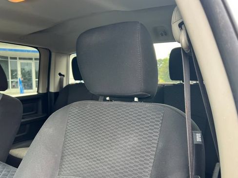 Used 2019 RAM 1500 Express w/ Wheel & Sound Group AWD/4WD image 4