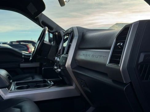 Certified 2022 Ford F450 Platinum w/ FX4 Off-Road Package image 28