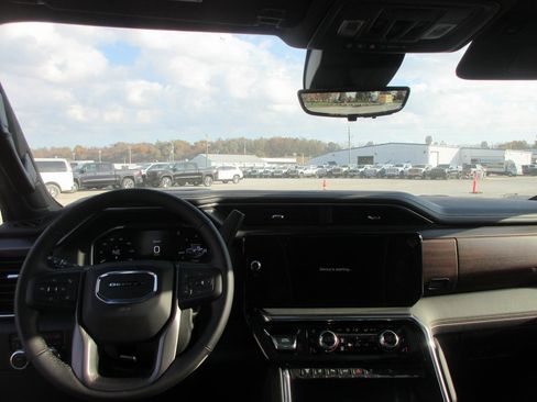 New 2026 GMC Sierra 2500 Denali Ultimate image 17