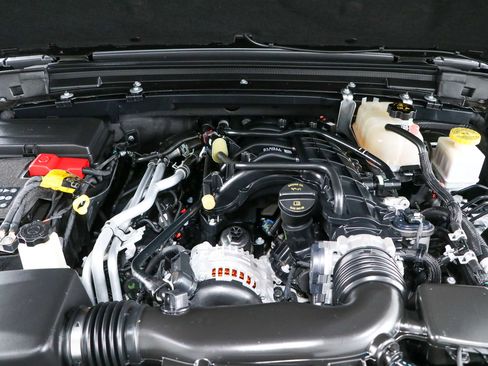 Used 2023 Jeep Gladiator Sport AWD/4WD image 30