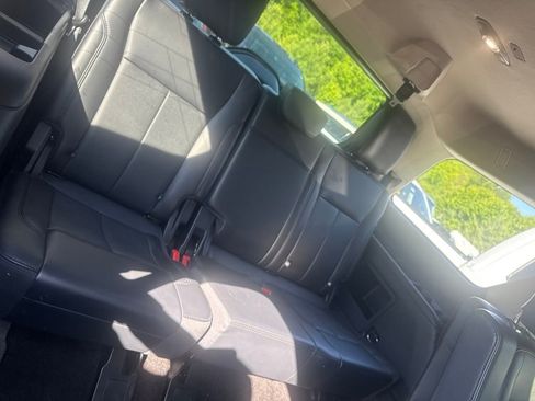 Used 2023 Ford Expedition XLT AWD/4WD image 10