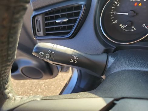 Used 2018 Nissan Rogue SV FWD image 26