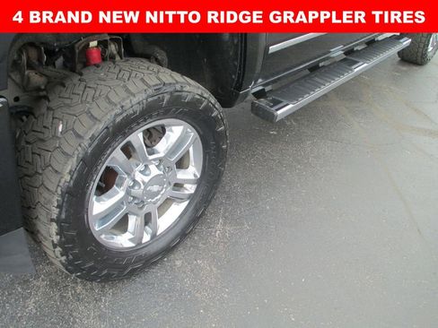 Used 2018 Chevrolet Silverado 2500 High Country w/ Duramax Plus Package AWD/4WD image 2
