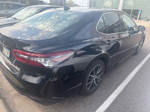 Used 2022 Toyota Camry XLE w/ Cold Weather Package image 2