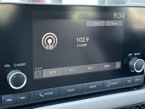 Certified 2023 Honda HR-V LX image 20