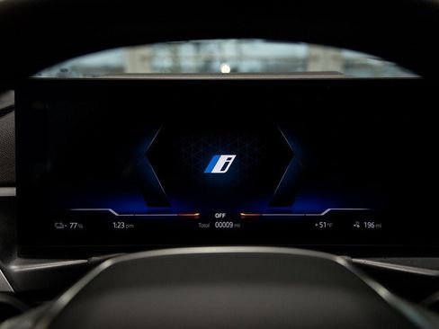 Used 2025 BMW i4 xDrive40i w/ Premium Package image 27