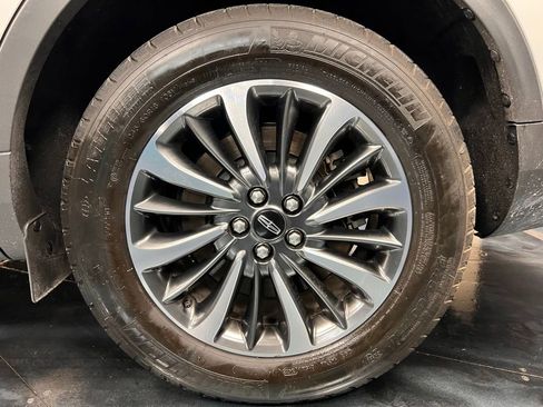 Used 2022 Lincoln Nautilus Reserve w/ Luxury Package image 8