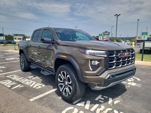 Used 2024 GMC Canyon AT4 w/ AT4 Premium Package AWD/4WD image 3
