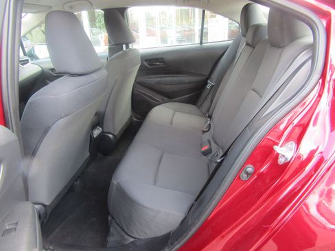 Used 2025 Toyota Corolla LE image 14