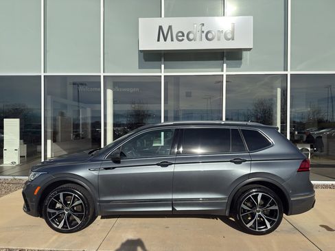 Used 2022 Volkswagen Tiguan SEL R-Line image 7