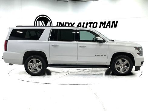 Used 2018 Chevrolet Suburban LT image 3