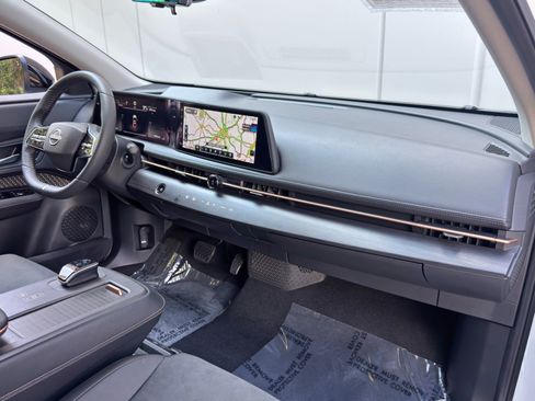 Used 2025 Nissan Ariya FWD image 14