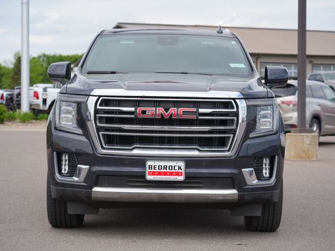 Used 2023 GMC Yukon XL SLT AWD/4WD image 8