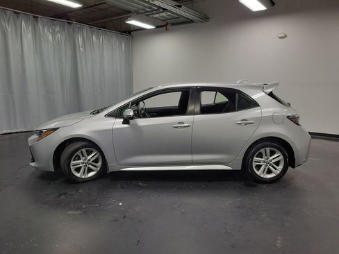 Used 2022 Toyota Corolla SE w/ SE Preferred Package FWD image 5