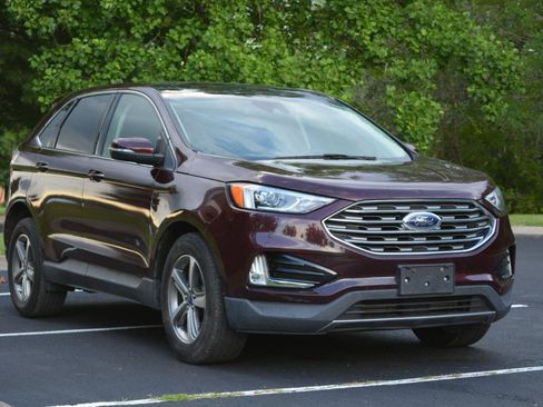 Used 2019 Ford Edge SEL w/ Equipment Group 201A FWD image 3