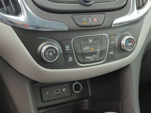 Certified 2023 Chevrolet Equinox LS FWD image 18
