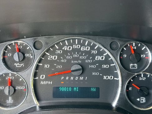 Certified 2017 Chevrolet Express 2500 w/ Express Access Plus Package RWD image 12
