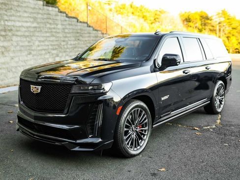 Used 2023 Cadillac Escalade ESV V image 10