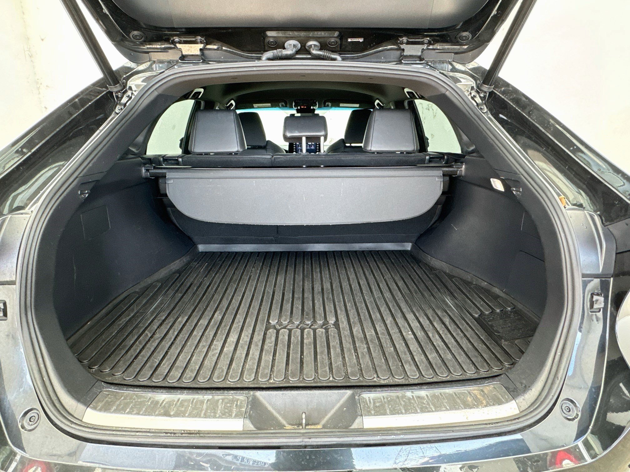 Used 2021 Toyota Venza XLE AWD/4WD image 17