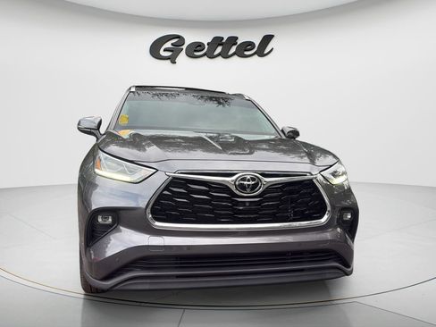 Used 2021 Toyota Highlander Limited AWD/4WD image 2