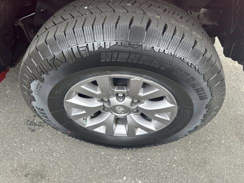 Used 2019 Toyota Tacoma SR5 image 28