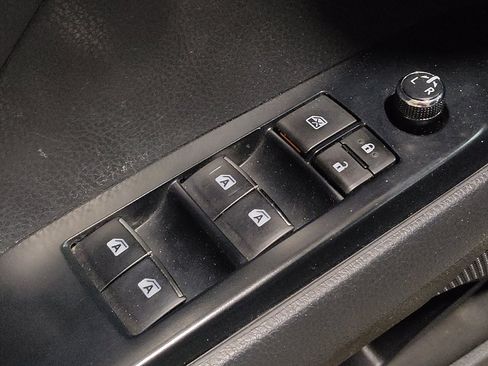 Used 2019 Toyota Camry XSE w/ Navigation Package image 27