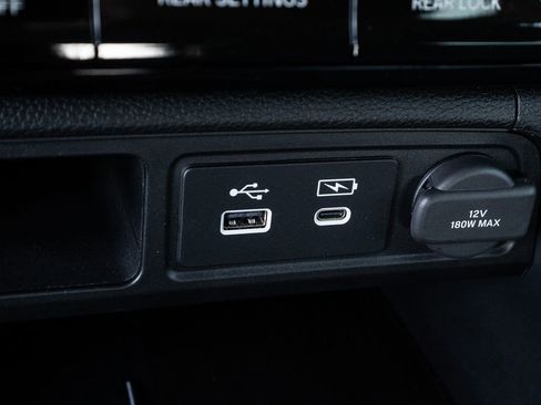 Used 2024 Honda Pilot Touring image 31