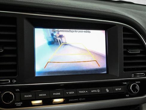 Used 2018 Hyundai Elantra Limited image 14