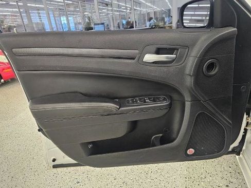 Used 2015 Chrysler 300 S image 27