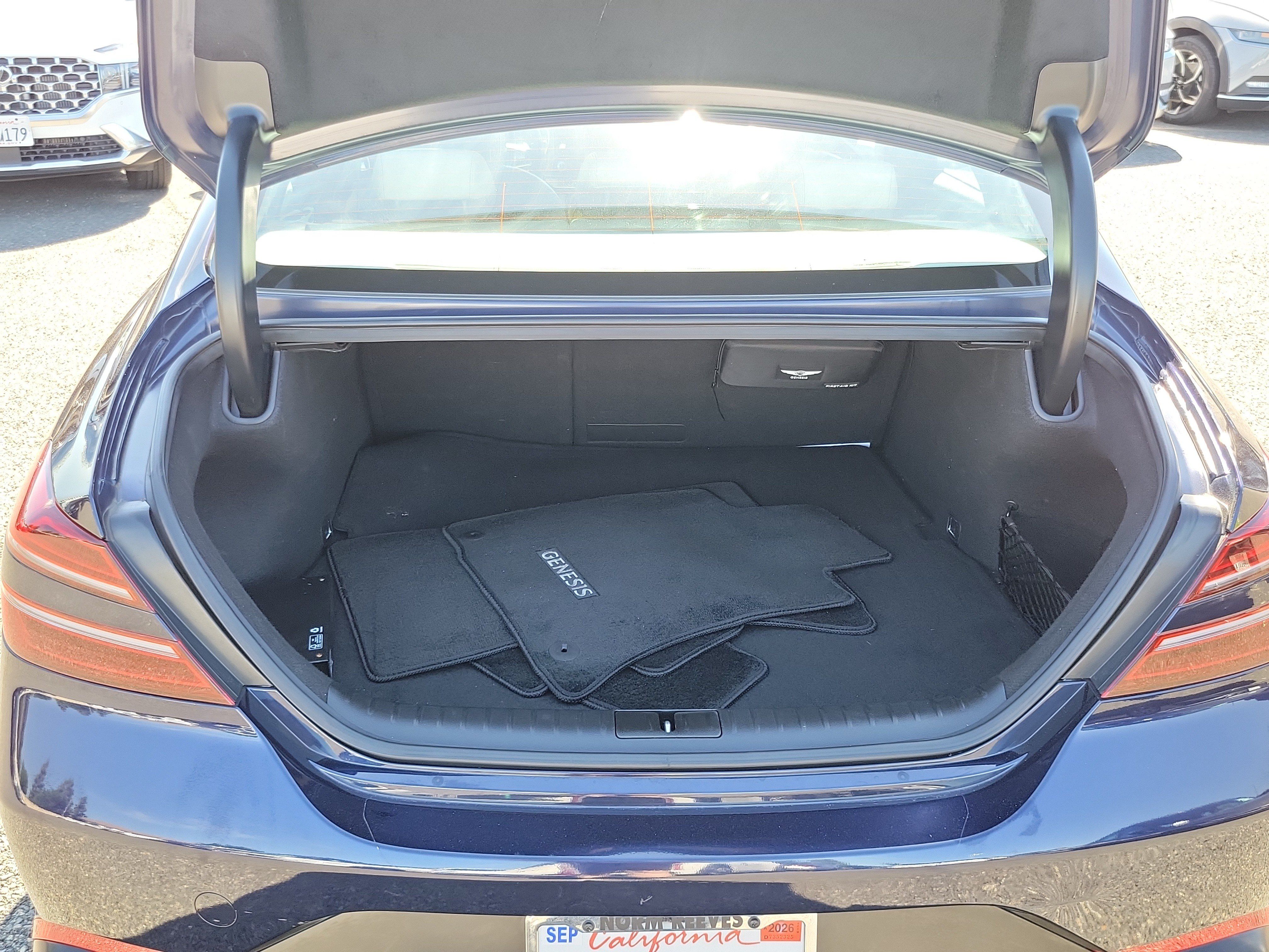 Certified 2023 Genesis G70 2.0T RWD image 19