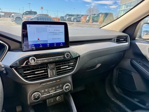 Used 2020 Ford Escape SEL image 18