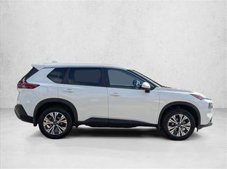 Used 2023 Nissan Rogue SV video 4