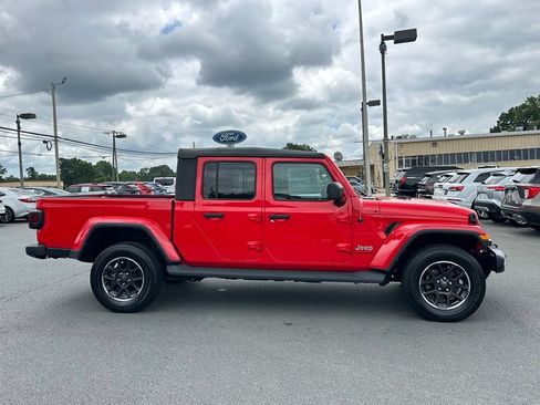 Used 2023 Jeep Gladiator Overland AWD/4WD image 11