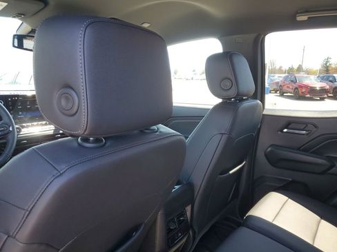 Used 2023 Chevrolet Colorado LT w/ LT Convenience Package III AWD/4WD image 27