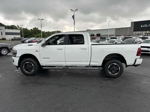 New 2025 RAM 2500 Laramie AWD/4WD image 5