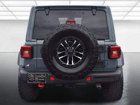 Used 2025 Jeep Wrangler Unlimited Rubicon AWD/4WD image 9