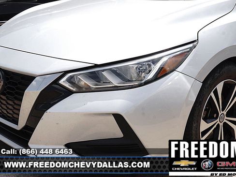 Used 2020 Nissan Sentra SV image 4