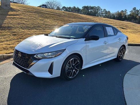 Used 2024 Nissan Sentra SR w/ SR Premium Package image 1