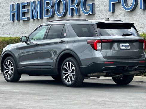 Used 2025 Ford Explorer ST-Line image 6